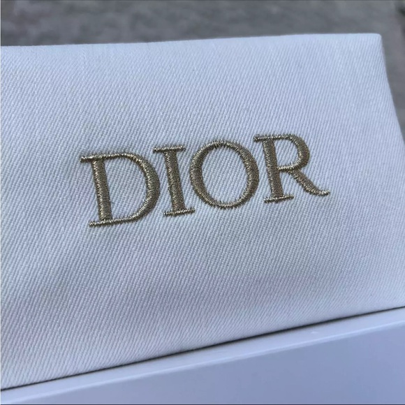 Dior Makeup Pouch - Picture 2 of 3